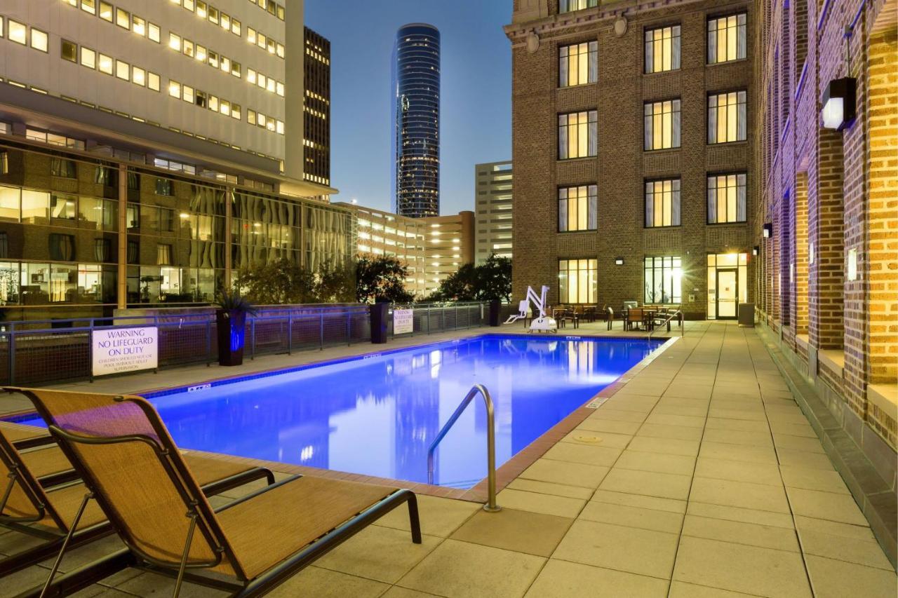 Courtyard Houston Downtown Convention Center Otel Dış mekan fotoğraf